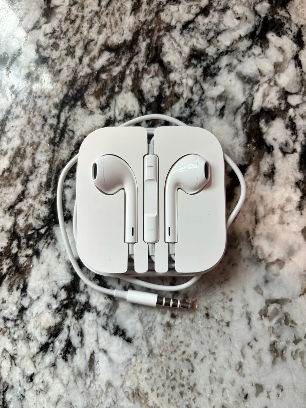 Brand New Sealed Apple EarPods 3.5mm Jack Headphones with Mic - 2 available!